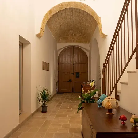 Dimora Zio Vito לינה וארוחת בוקר Patù