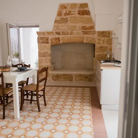 Dimora Zio Vito Bed & Breakfast Patu