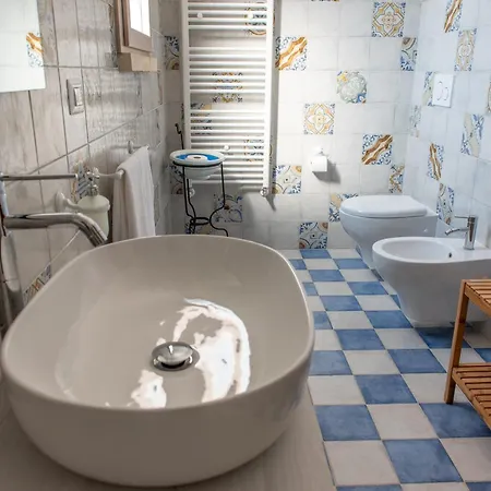 Dimora Zio Vito Bed & Breakfast *