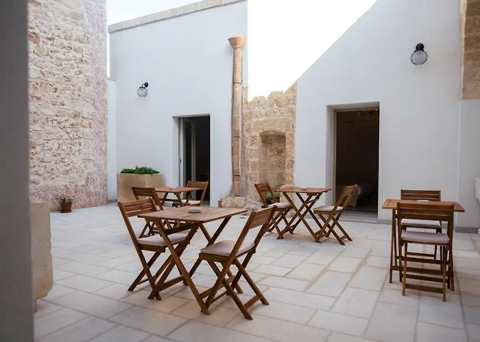 Bed & Breakfast Dimora Zio Vito 3*