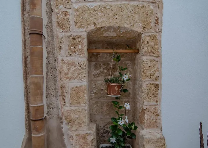 Bed & Breakfast Dimora Zio Vito 3*